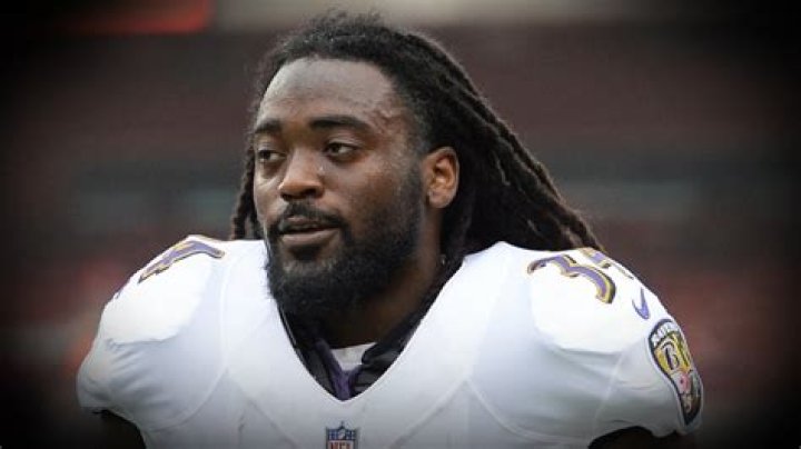 Alex Collins Former NFL star dies aged 28 after motorbike crash NFL