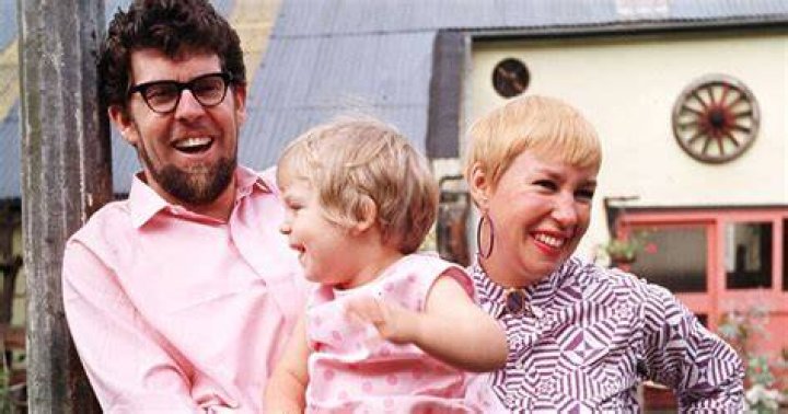 Alwen Hughes Wikipedia – Is Rolf Harris Wife Still Alive? Children And Age Alwen Hughes