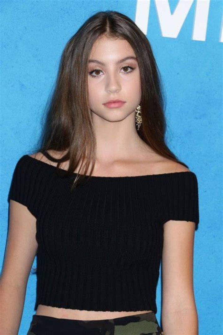 Carys Zeta Douglas (Actress) Age, Bio, Height, Weight, Wiki, Boyfriend, Net Worth, Facts ·