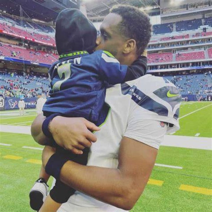 Does Geno Smith Have Kids? ·