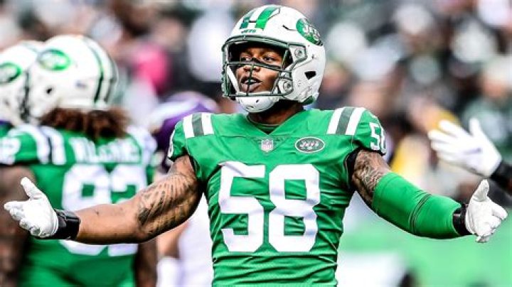 Former New York Jets LB Marvin Jones is helping unsigned rookies