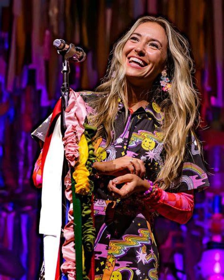 Lauren Daigle Lan&ccedil;a Novo Single Chamado &ldquo;Hold On To Me&rdquo; Criativa Radio