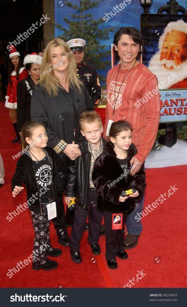 Lou Diamond Phillips' Family Dynamics After Divorce