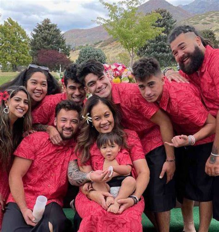 Where Are Penina And Lionel Nacua From? ·